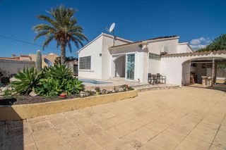 Chalet en venta en Alfaz del Pi Pueblo-Urbanizaciones en Alfaz del pi / Alfàs del Pi