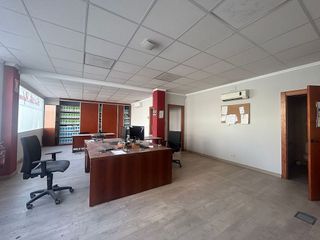 Local comercial en alquiler en Santa Cruz - Industria - Polígono Campollano en Albacete