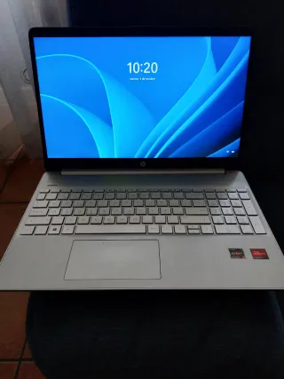 Ordenador Portátil HP Plata.