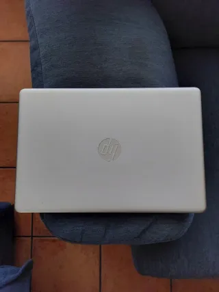 Ordenador Portátil HP Plata.