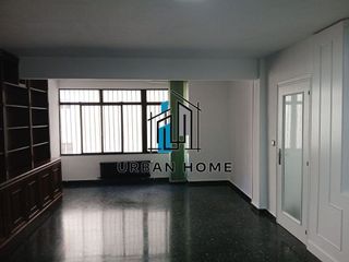 Oficina en alquiler en Centro Ciudad en León
