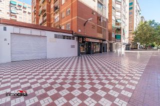 Local comercial en venta en Barrio de Zaidín en Granada