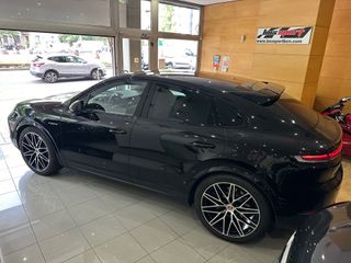 Porsche Cayenne Coupé E-Hybrid 2025