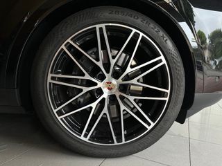 Porsche Cayenne Coupé E-Hybrid 2025