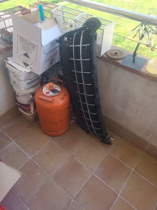 Vendo rejiya del Peugeot 3008 delantera .para reca