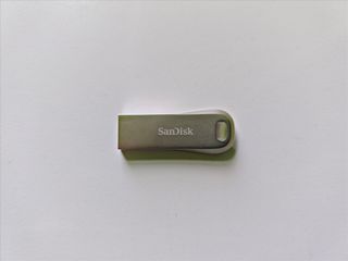 SANDISK USB 64 GB NUEVO