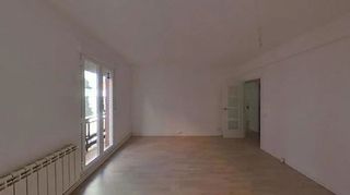 Piso en venta en Valdeacederas en Madrid