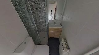 Piso en venta en Valdeacederas en Madrid