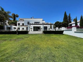 Chalet en alquiler en Nueva Andalucía centro en Marbella