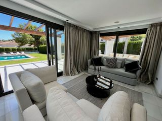Chalet en alquiler en Nueva Andalucía centro en Marbella