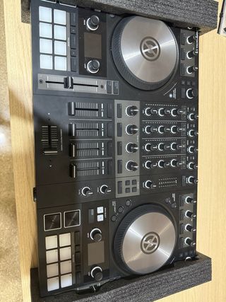 Traktor Kontrol S4 MK4 - Nueva