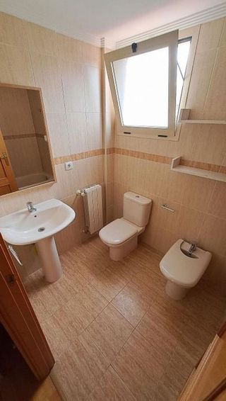 Piso en venta en Santa Cruz - Industria - Polígono Campollano en Albacete