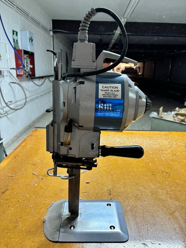 Máquina de corte textil circular