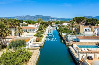 Piso en venta en Empuriabrava en Castelló d´Empúries