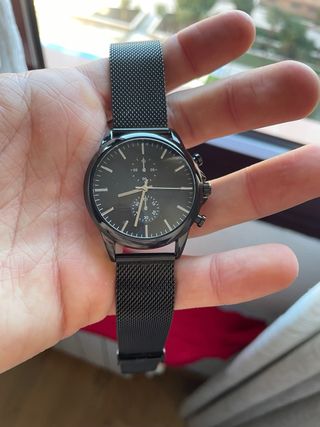Relojes de pulsera elegantes.