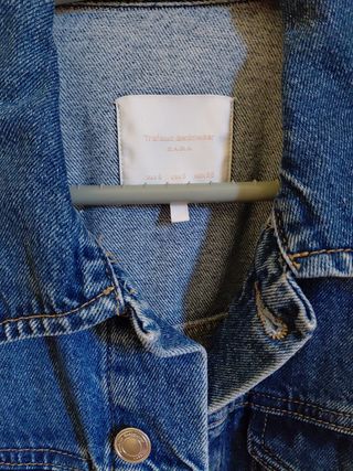 Chaqueta vaquera oversize de Zara.