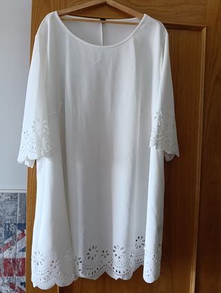 Vestido blanco. Talla 8XL.