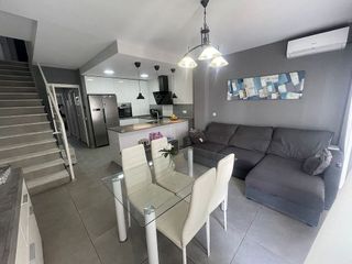 Casa adosada en venta en Centro - Doña Mercedes en Dos Hermanas
