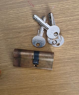 Cilindro de seguridad   puerta 