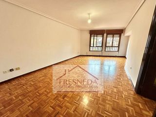 Piso en alquiler en Casco Histórico en Oviedo