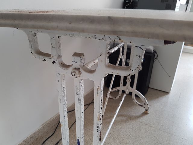 Mesa Jardín Mármol y Metal