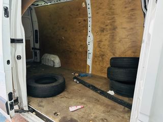 Nissan NV400 2021