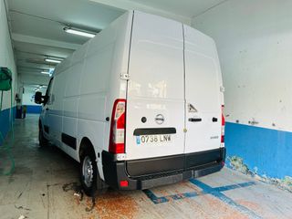 Nissan NV400 2021