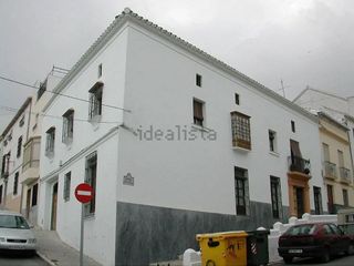 Casa adosada en alquiler en Baena