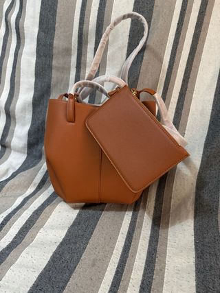 Bolso de mano color camel