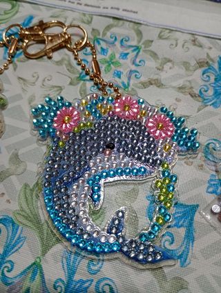 Llavero Delfín Diamantes Hecho a Mano