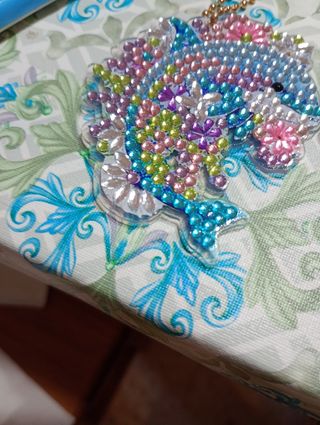 Llavero Delfín Diamantes Hecho a Mano