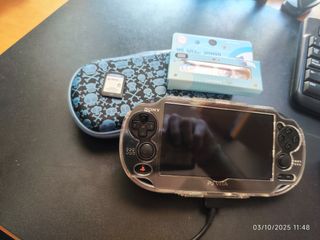PS Vita OLED PCH-1004 + Cargador
