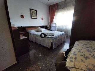 Piso en venta en Hospital - Parque sur en Albacete