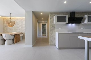 Piso en venta en Nueva Andalucía centro en Marbella
