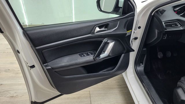 PEUGEOT 308 SW Allure BlueHDI 130 SS 6 Vel. MAN