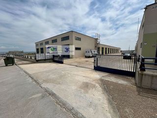 Nave industrial en venta en Barrio Torrero en Zaragoza