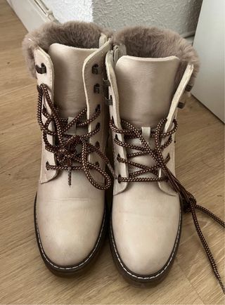 Botas beige mujer con pelo y cordones