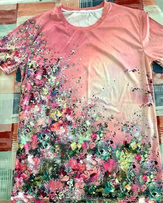 Vestido estampado tirantes. Regalo camiseta. 