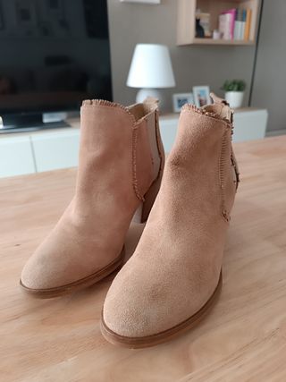 Botines de piel marca Alpe