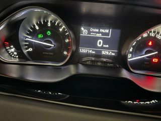 Peugeot 208 2015