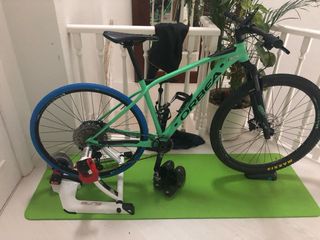 Rodillo Élite Qubo Fluid + Rueda + Sensor
