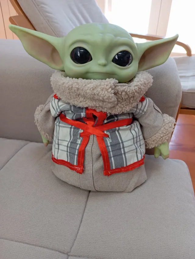 Muñeco bebé mandaloriano