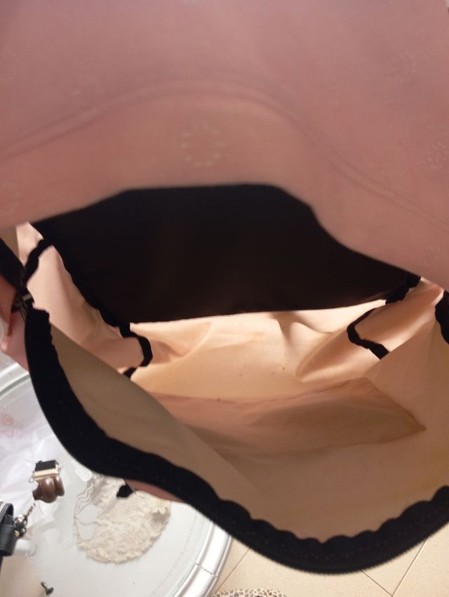 Zaino Eastpak rosa con borsetta perle tutto 15 eur