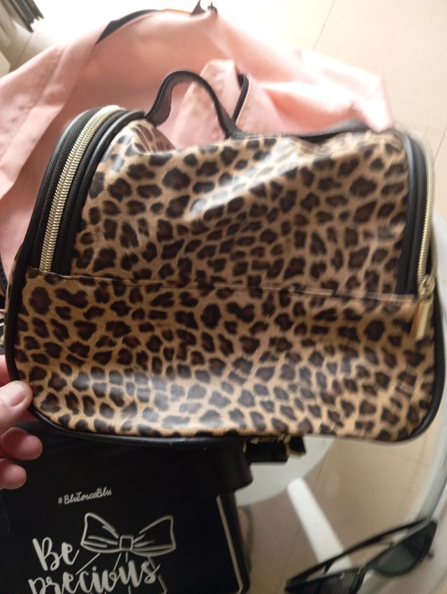 Zaino Eastpak rosa con borsetta perle tutto 15 eur