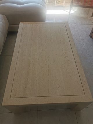 Mesa de mármol con base reforzada de granito