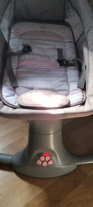 Mecedora para bebés con dos peluches