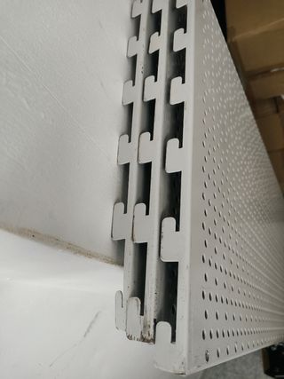 Paneles metálicos perforados