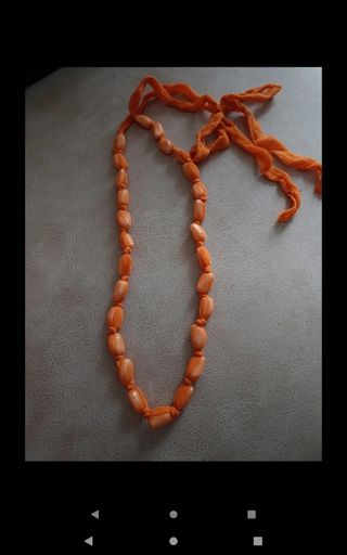 Collar de abalorios naranja