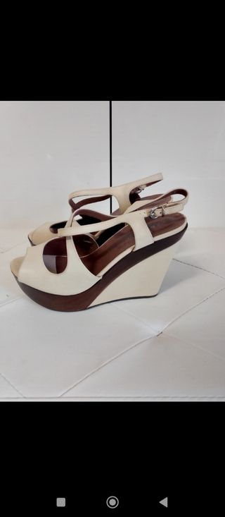 Sandali Carmes con zeppa Semplici ma eleganti 39