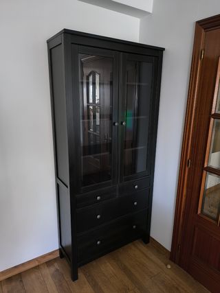 Vitrina Hemnes de Ikea 